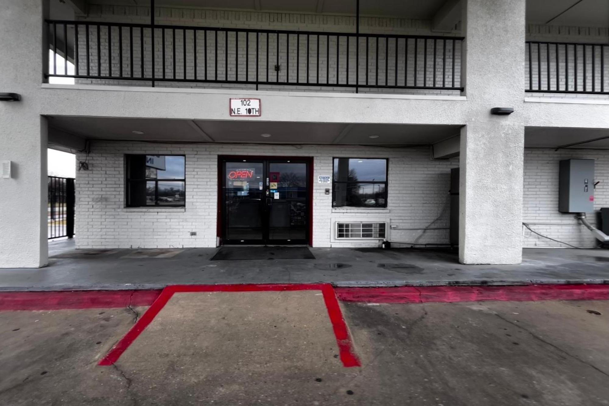 Deluxe Inn Motel By Oyo Grand Prairie Interstate 30 Exterior foto